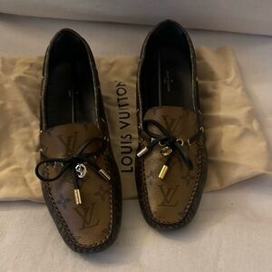 Louis Vuitton Gloria Loafers monogram sz 41